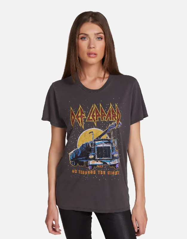 Women's Blouse with Narrow CollarWolf Def Leppard Truck w/ Crystals