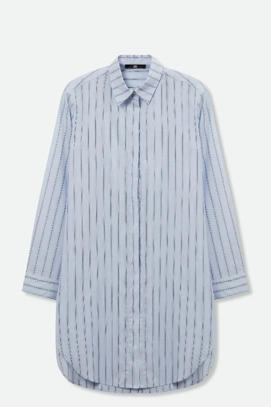 Women's Blouse with Wide CollarPERFECT SHIRT WITH A LENGTHENED HEM IN ITALIAN COTTON IN LIGHT BLUE STRIPE