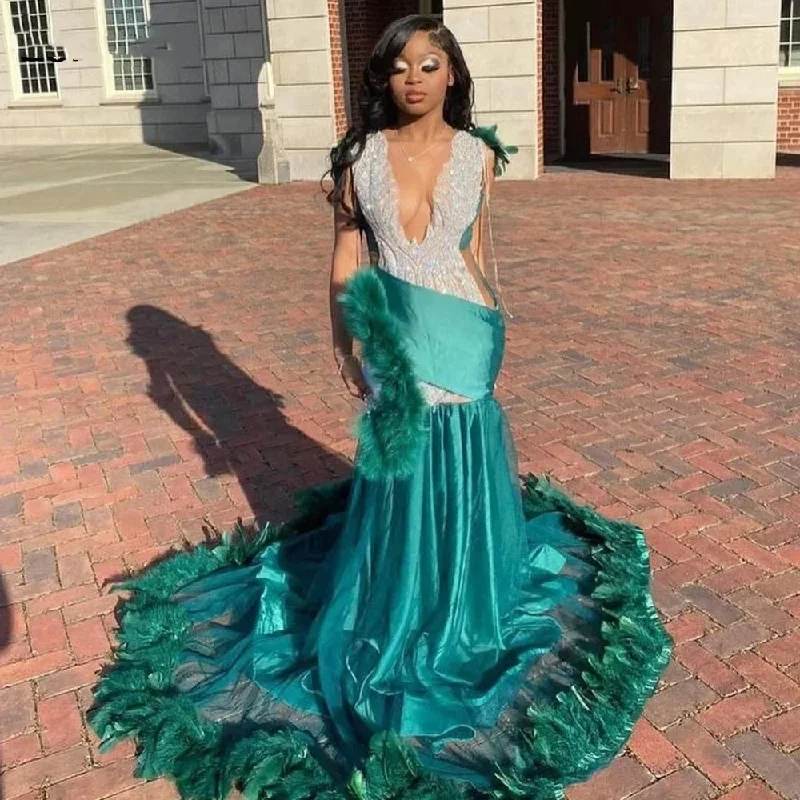 Women's V-Back DressesLuxury Green Mermaid Long Mermaid Prom Dress 2024 Silver Beading Crystals Black Girls Party Gown Aso Ebi Evening Dress