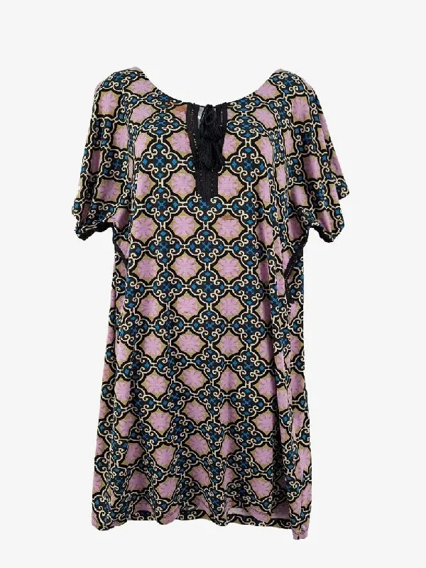 Women's Low-Neck DressesTigerlily Stretch Patterned  Casual Mini Dress Size M