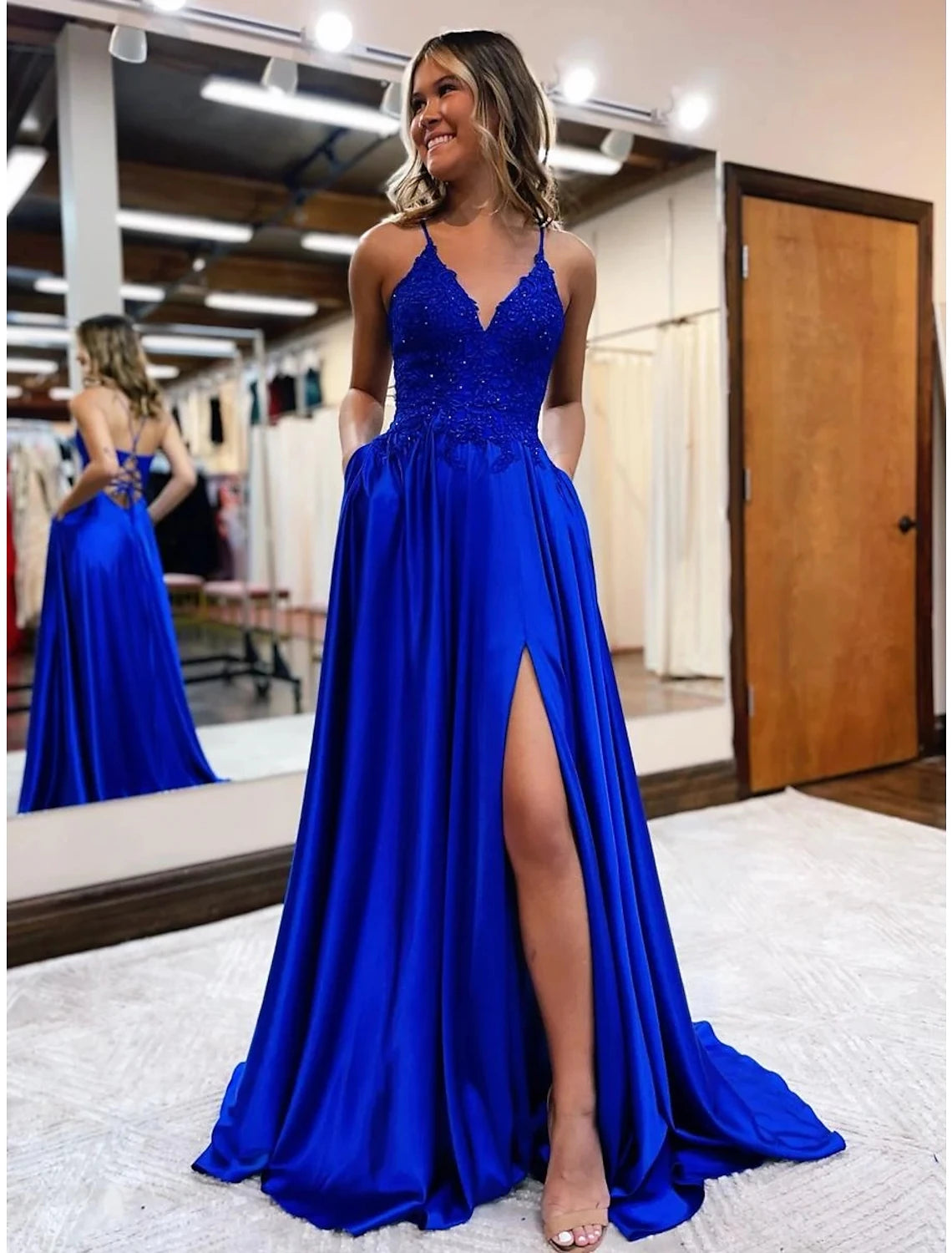 Women's Low Collar DressesA-Line Prom Dresses Empire Dress Formal Wedding Party Court Train Sleeveless V Neck Satin Backless with Beading Appliques